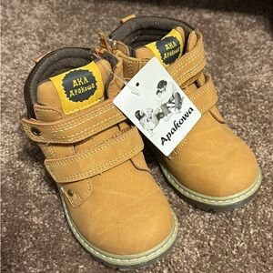 Tan Toddler Boots with Zipper size 25 (8) NEW